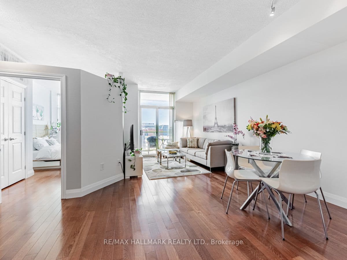 39 Parliament Street 1102, Toronto, ON M5A 4R2