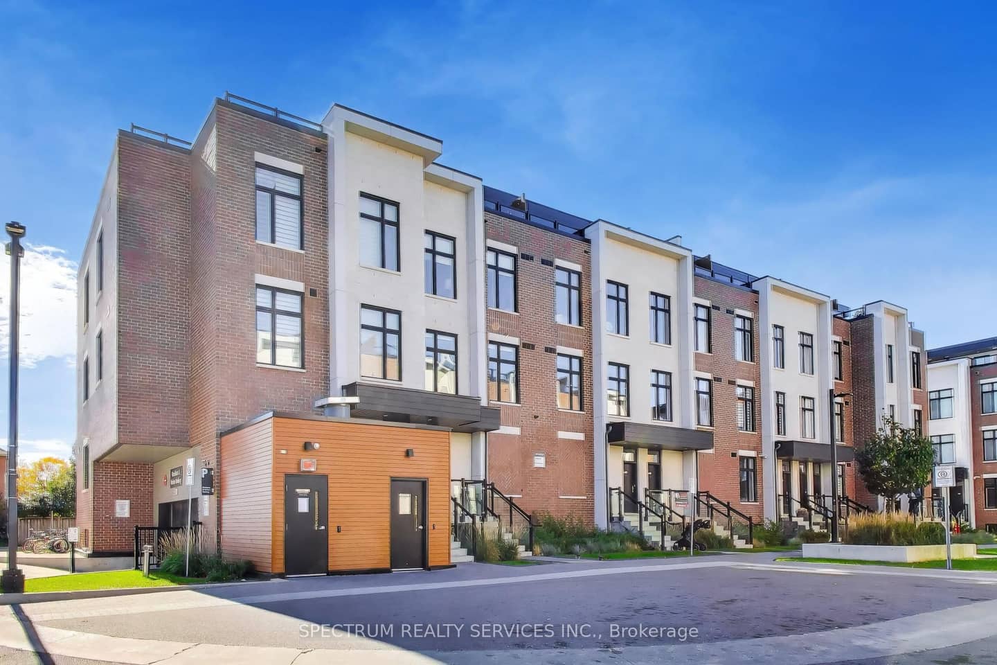 9560 Islington Avenue 224, Vaughan, ON L4H 5E8