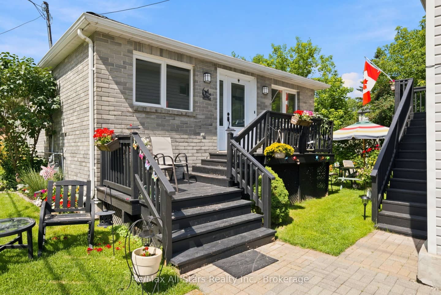 1 Maple Grove Street, Whitchurch-Stouffville, ON L4A 7X3