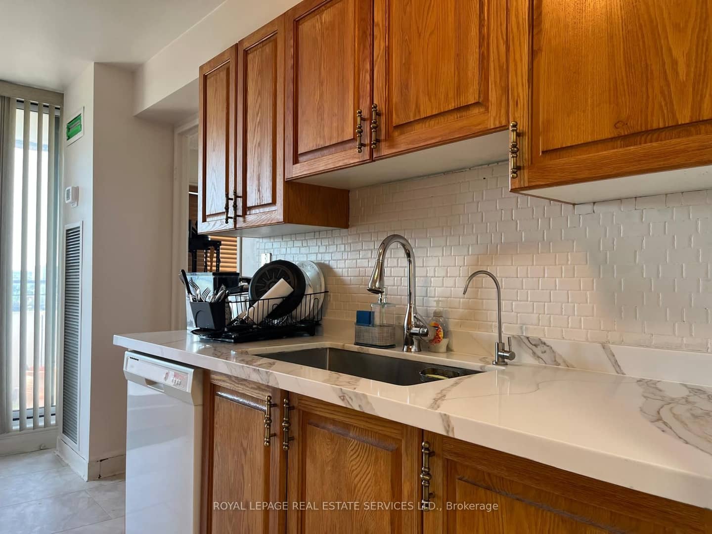 1300 Mississauga Valley Boulevard 902, Mississauga, ON L5A 3S9