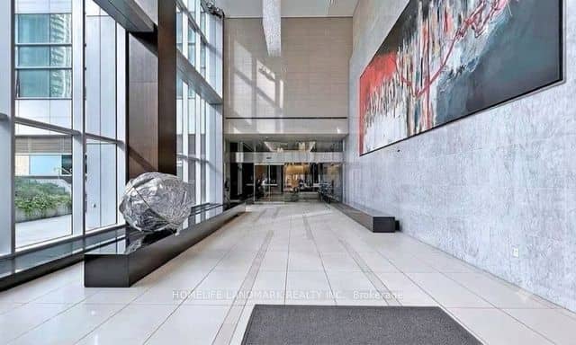 386 Yonge Street 4206, Toronto, ON M5B 0A5