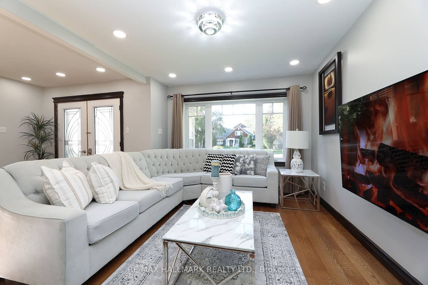 11 Brookside Drive, Mississauga, ON L5M 1H2