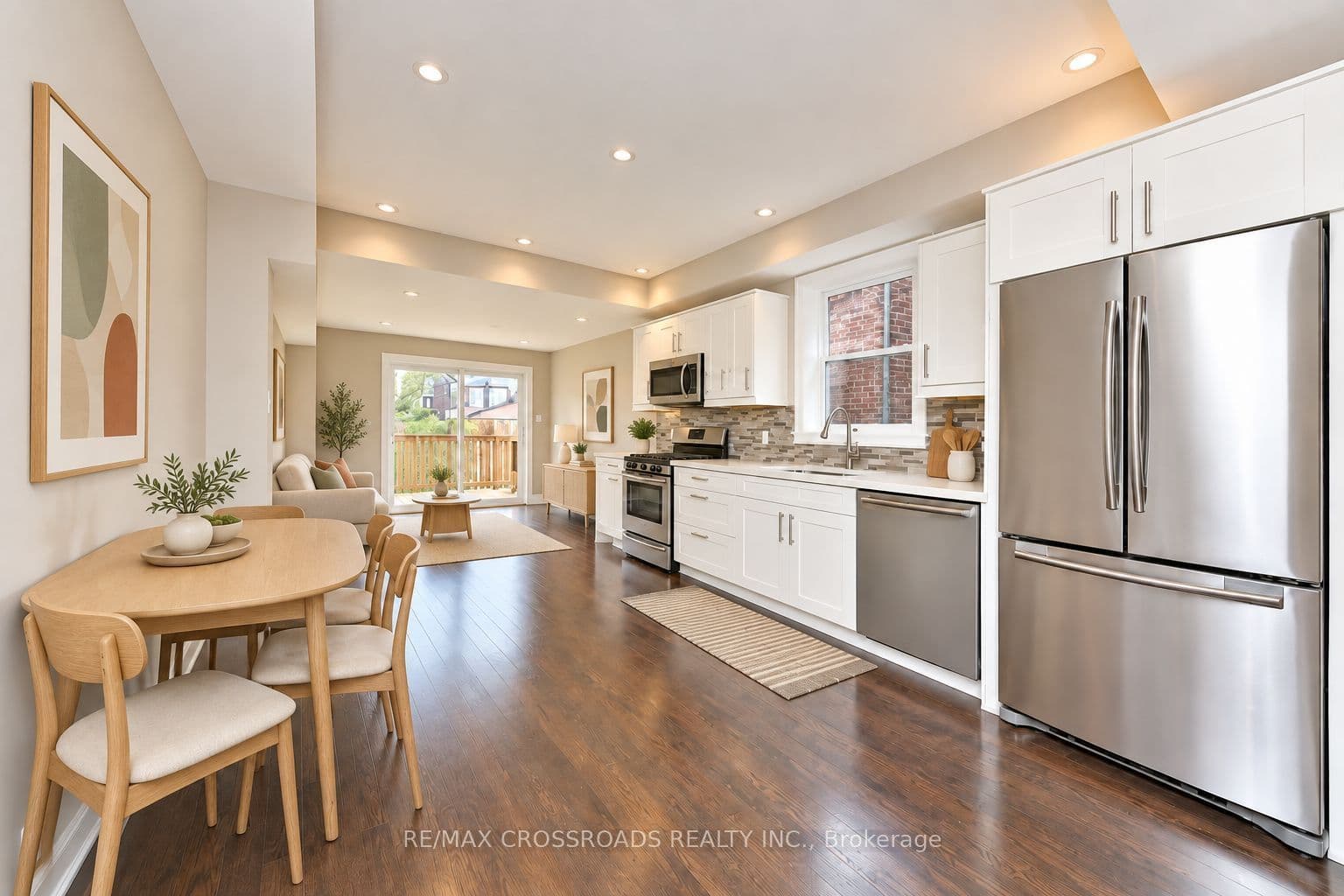 260 Clinton Street, Toronto, ON M6G 2Y6