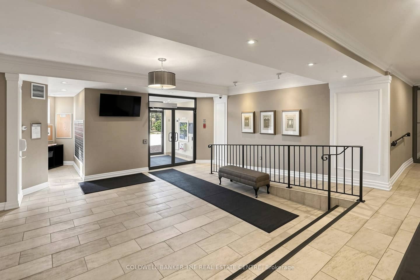 5 Weldrick Road W 301, Richmond Hill, ON L4C 8S9