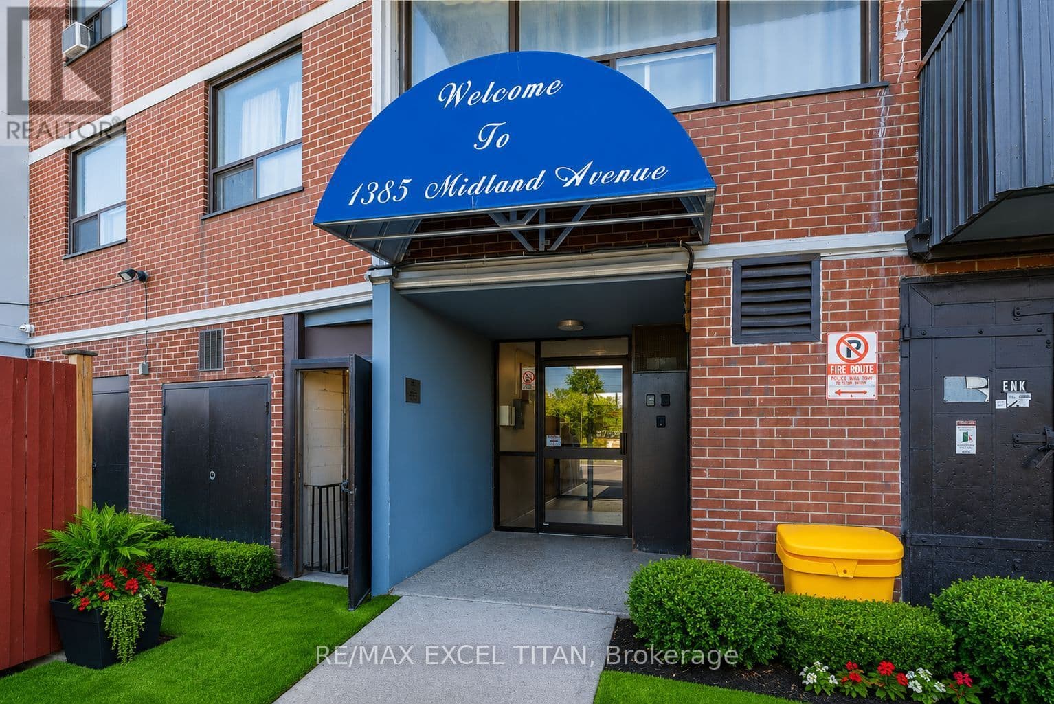 1385 Midland Avenue 802, Toronto, ON M1P 3B8