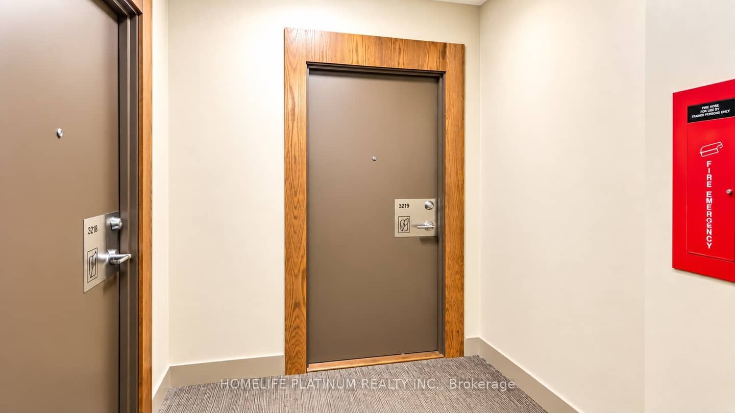 4099 Brickstone Mews 3209, Mississauga, ON L5B 0G2