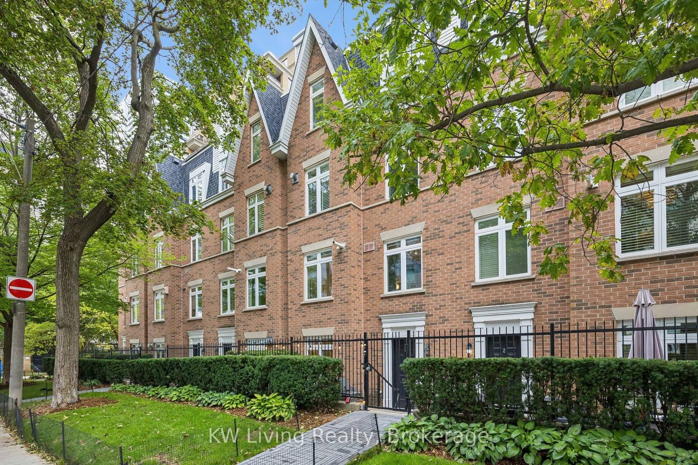 87 Lillian Street 3, Toronto, ON M4S 2H7