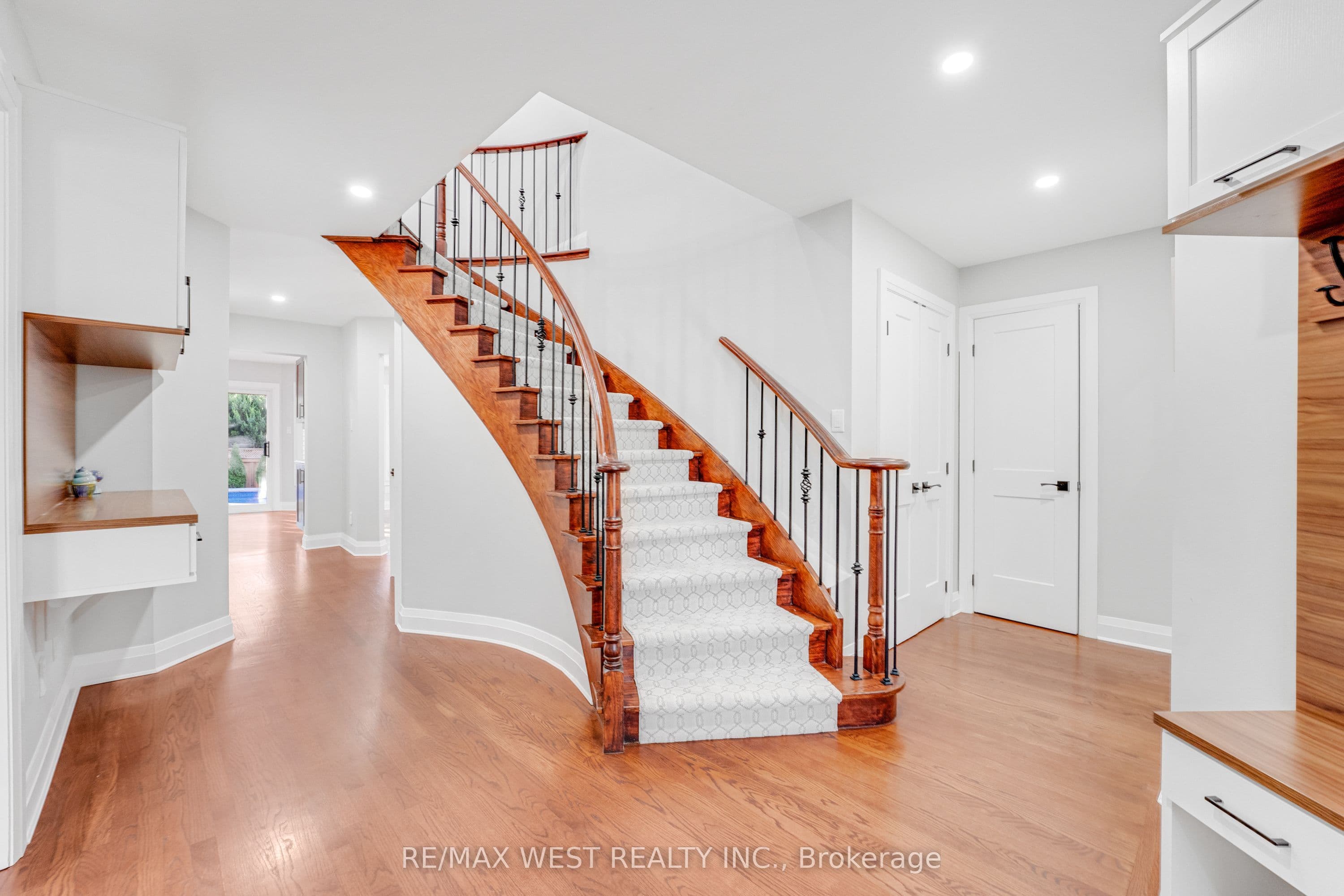 1136 Goodson Crescent, Oakville, ON L6H 4A4
