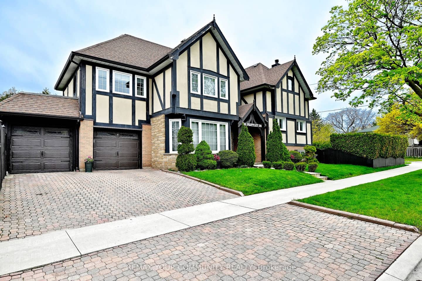 39 Prattley Drive, Toronto, ON M2J 2K1
