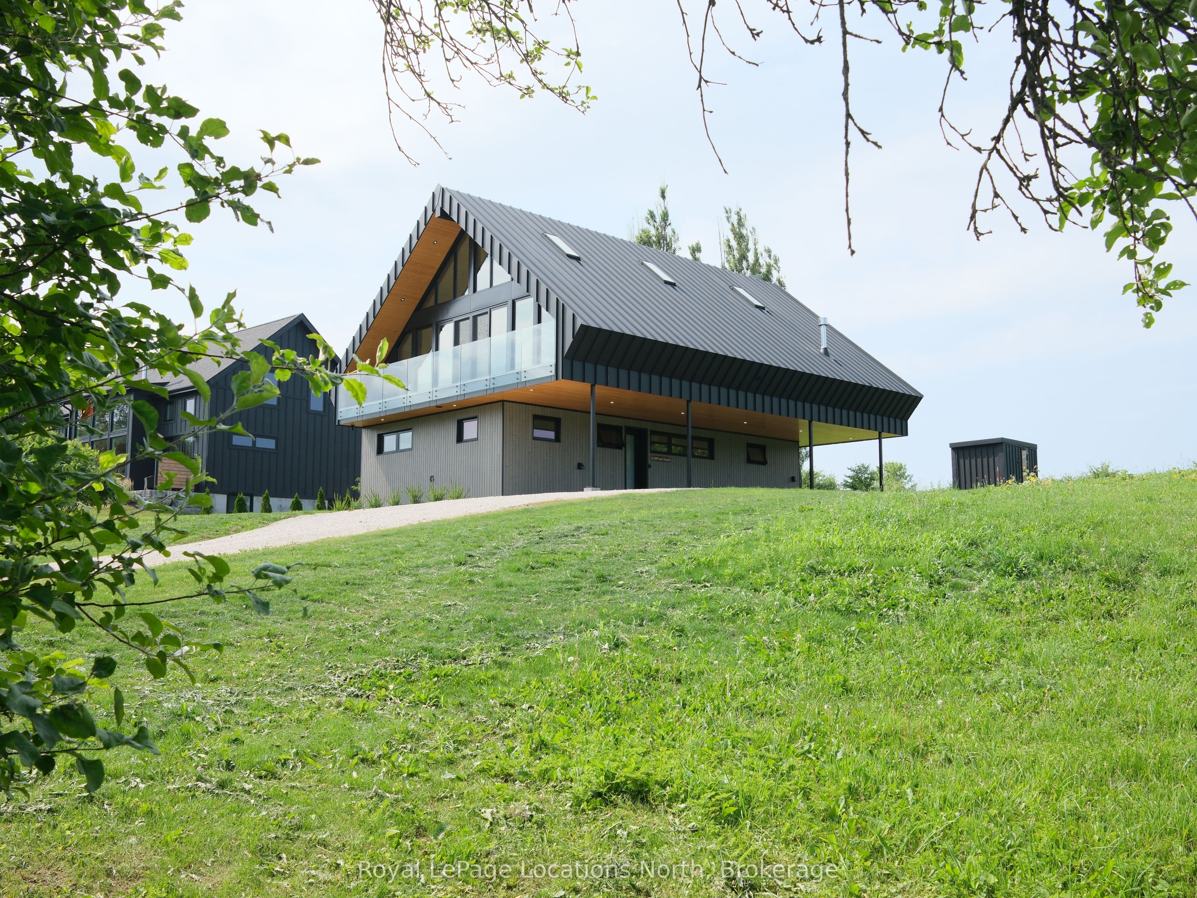 111 Slabtown Road, Blue Mountains, ON N0H 1J0