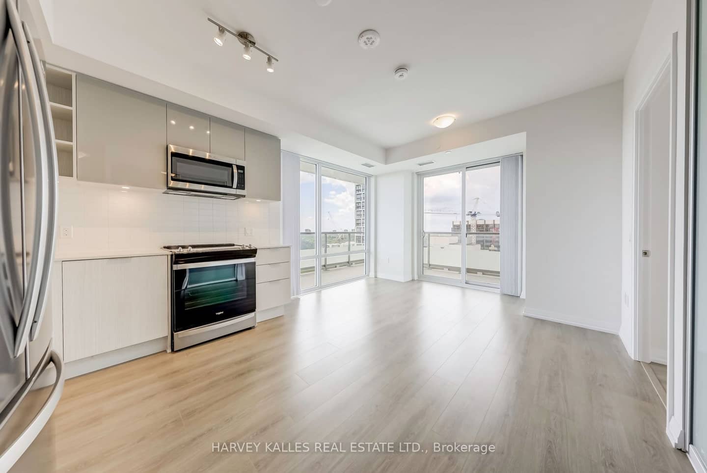 25 Holly Street 2209, Toronto, ON M4S 0E3