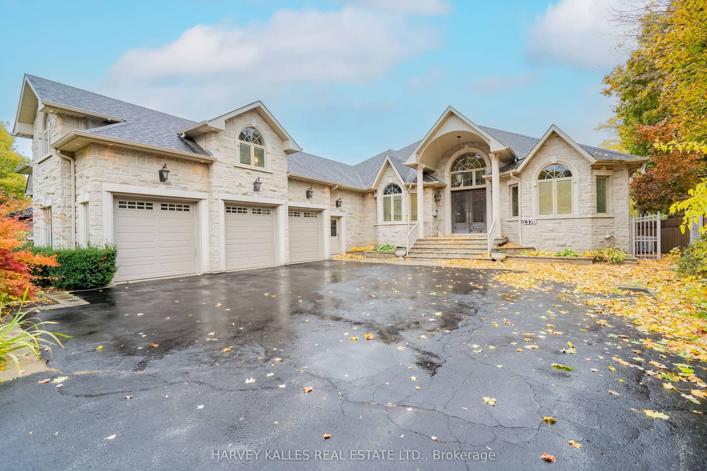 2370 Hammond Road, Mississauga, ON L5K 1T2