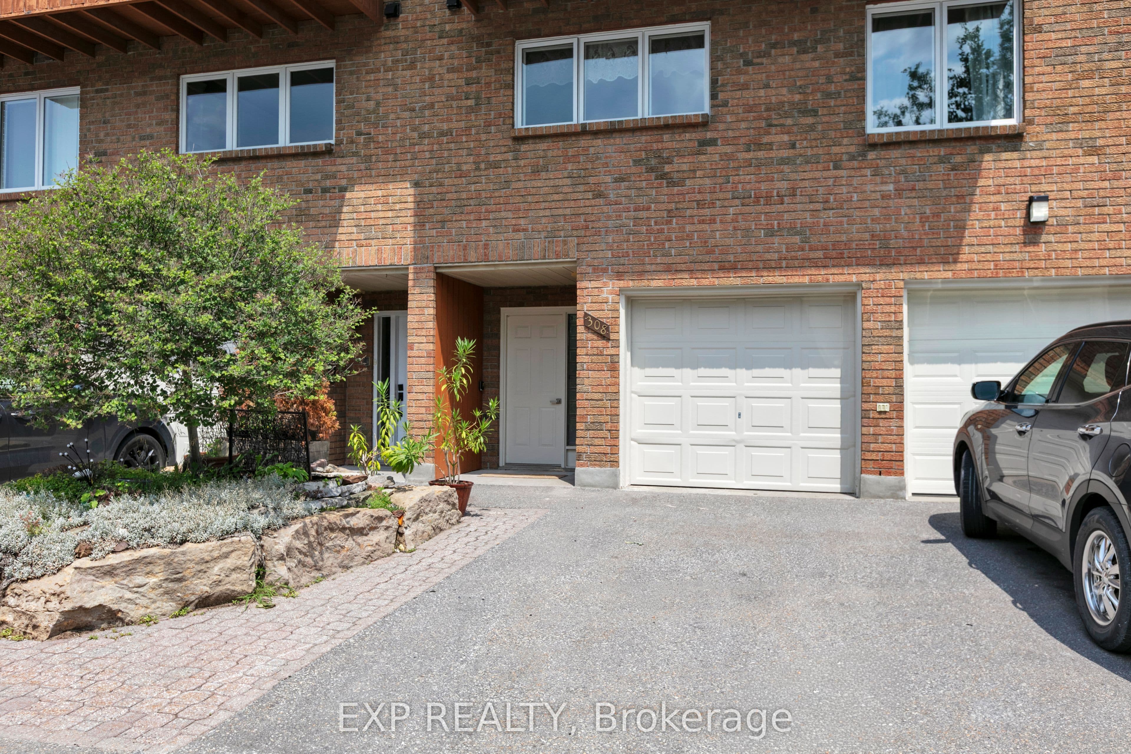 308 Stratas Court 24, Kanata, ON K2L 3K6