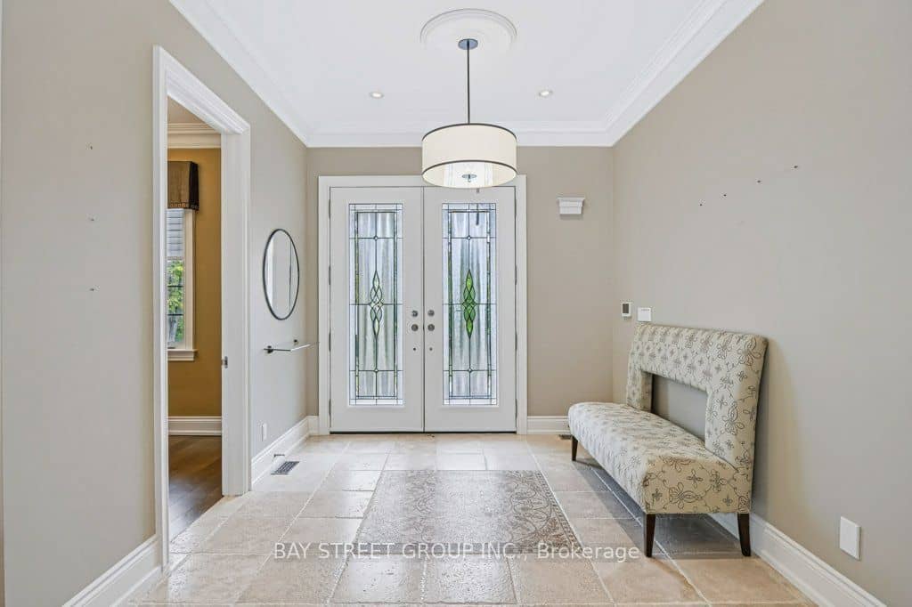5 River Stone Court, East Gwillimbury, ON L0G 1V0