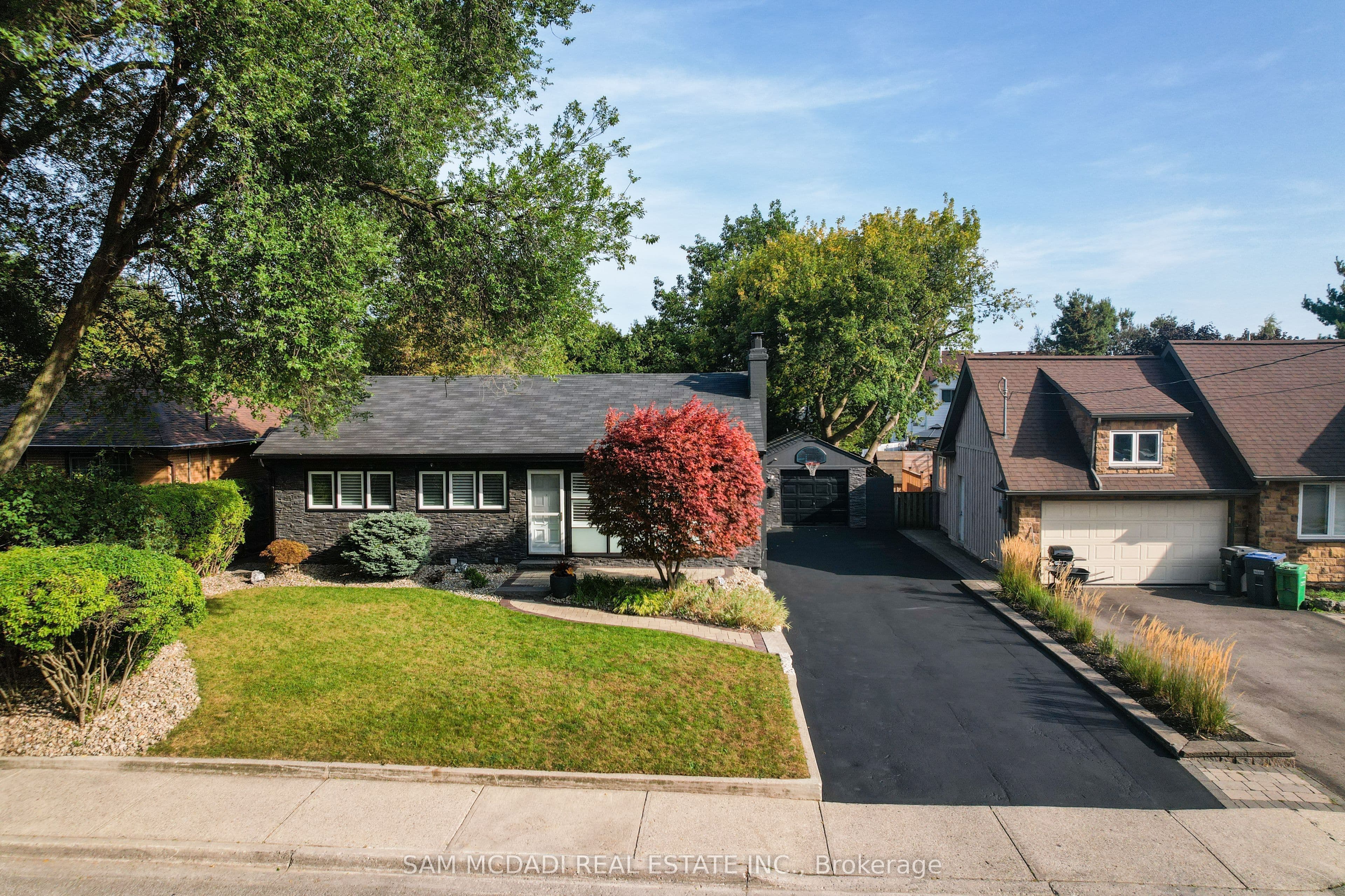 1140 Halliday Avenue, Mississauga, ON L5E 1P9