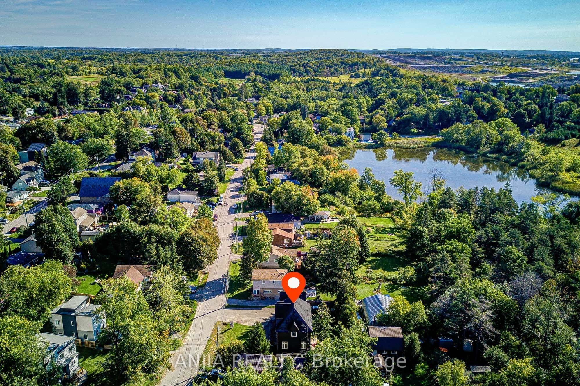41 Valley Road, Whitchurch-Stouffville, ON L4A 2X7