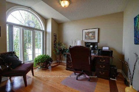 153 Niagara Drive, Oshawa, ON L1G 8A6
