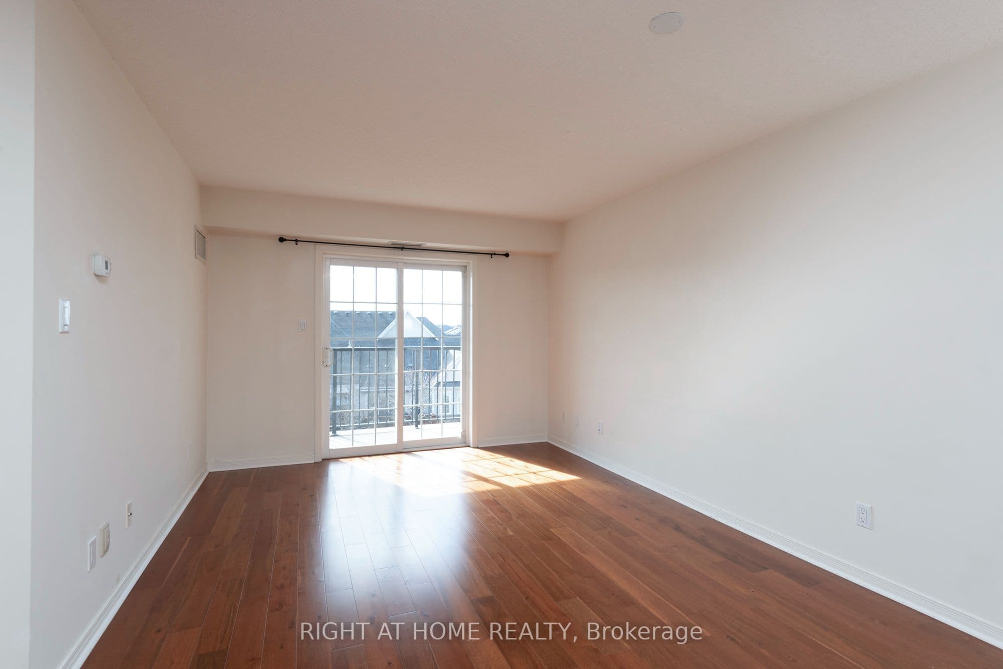 75 Shipway Avenue 308, Clarington, ON L1B 0B8