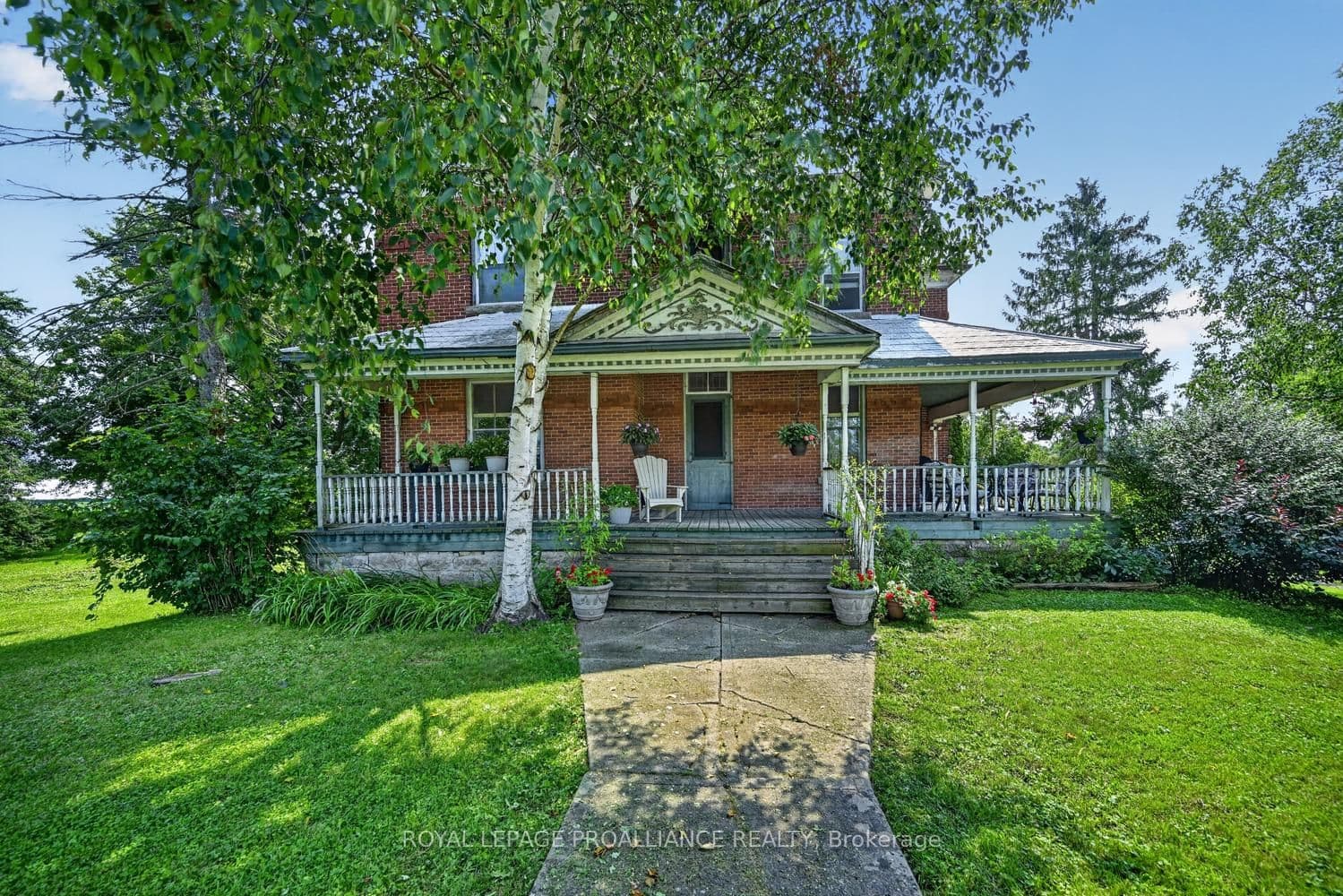 74 Rockfield Road, Leeds and the Thousand Islands, ON K0E 1R0
