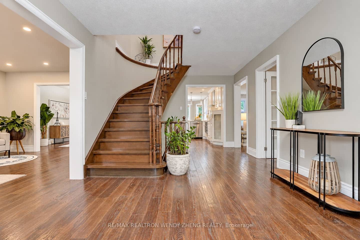 22 West Side Drive, Markham, ON L3P 7J4