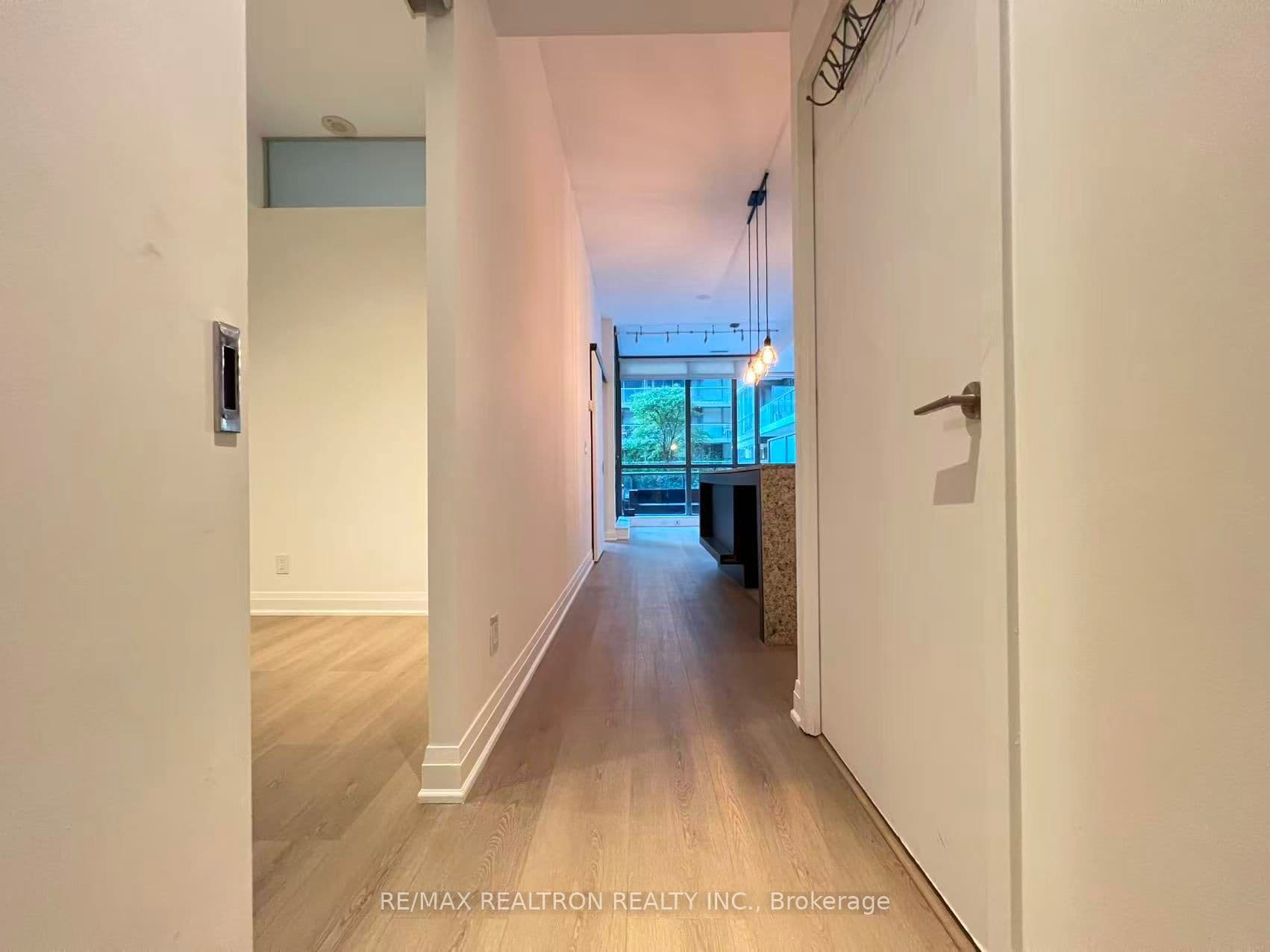 8 Charlotte Street 214, Toronto, ON M5V 0K4