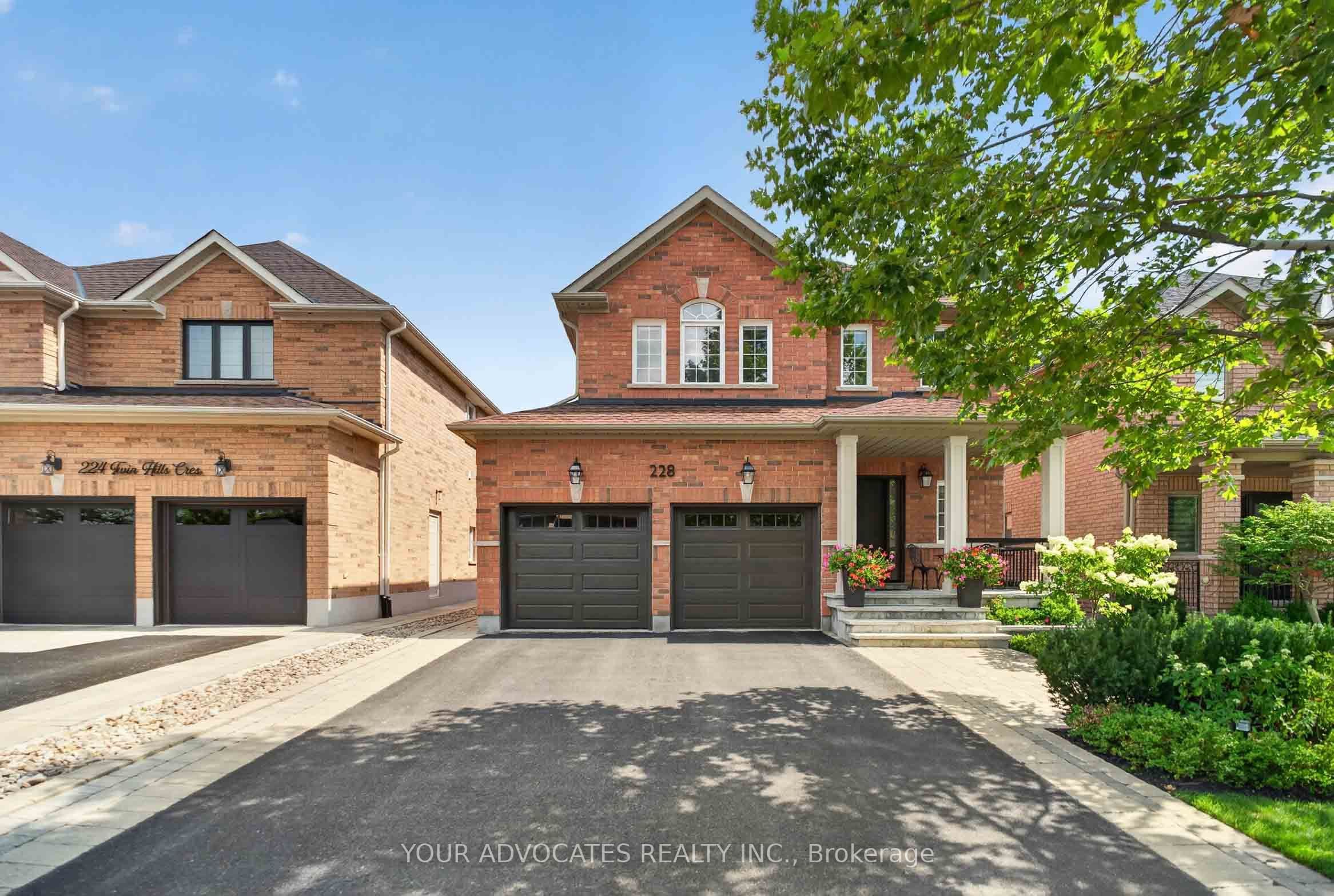 228 Twin Hills Crescent, Vaughan, ON L4H 0H4