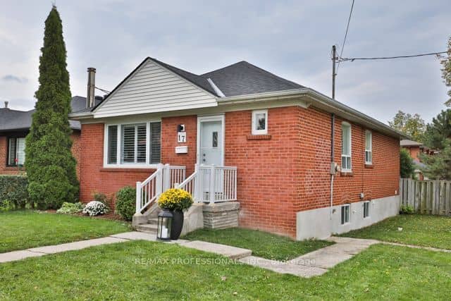 17 Loney Avenue, Toronto, ON M3L 1G4