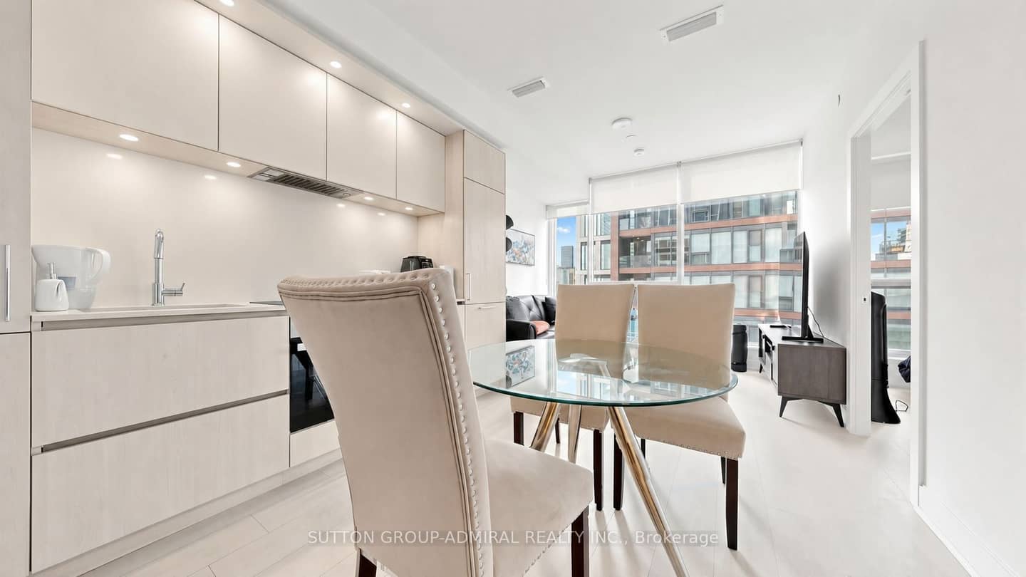 35 Mercer Street 3011, Toronto, ON M5V 0V1