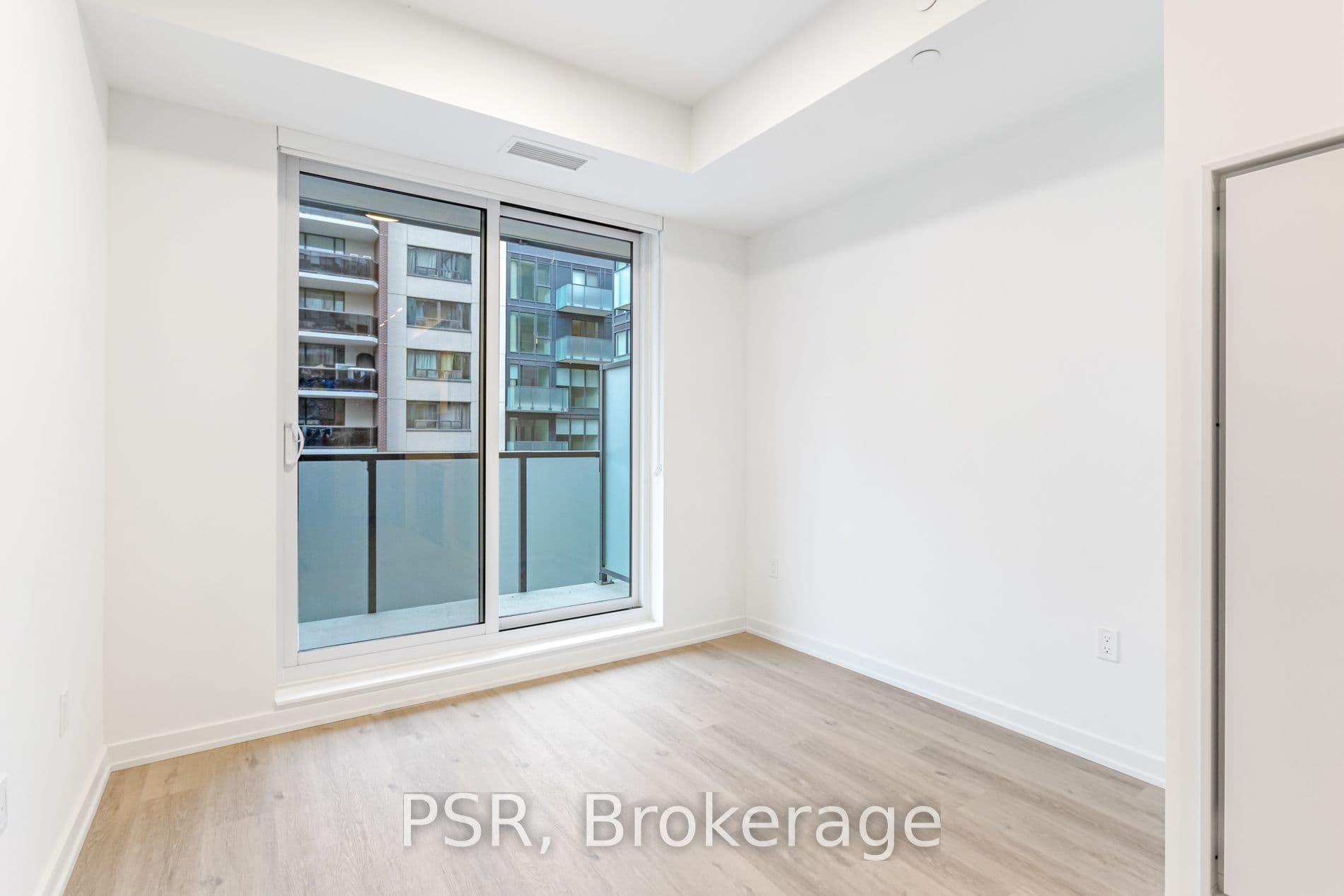4365 Bloor Street W 528, Toronto, ON M9C 1R3