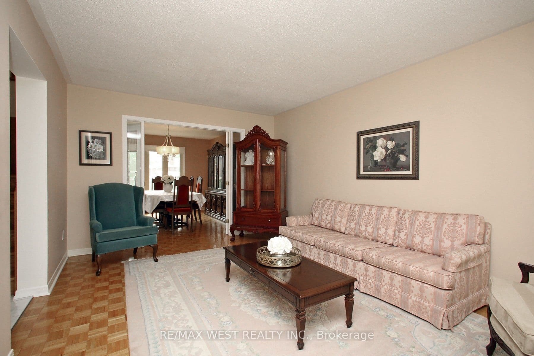 540 Louis Drive, Mississauga, ON L5B 2N2