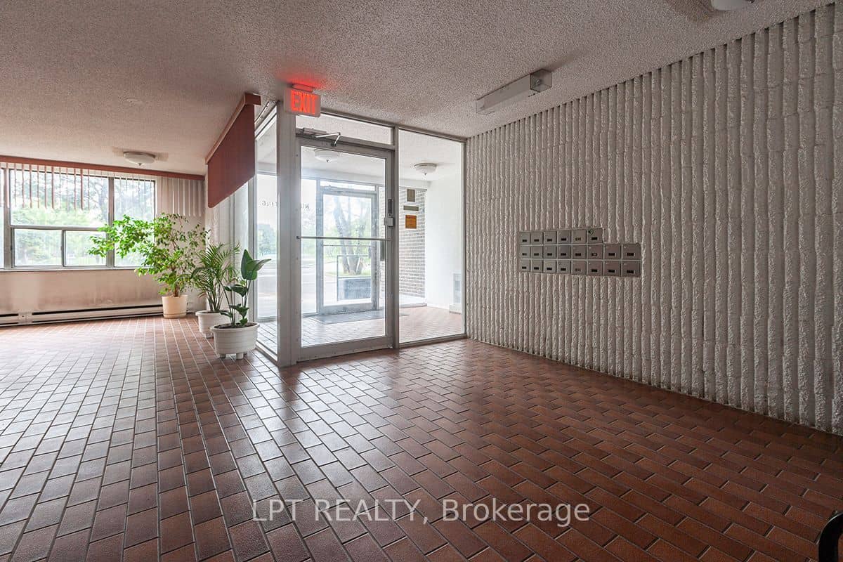 315 Dixon Road 504, Toronto, ON M9R 1S1