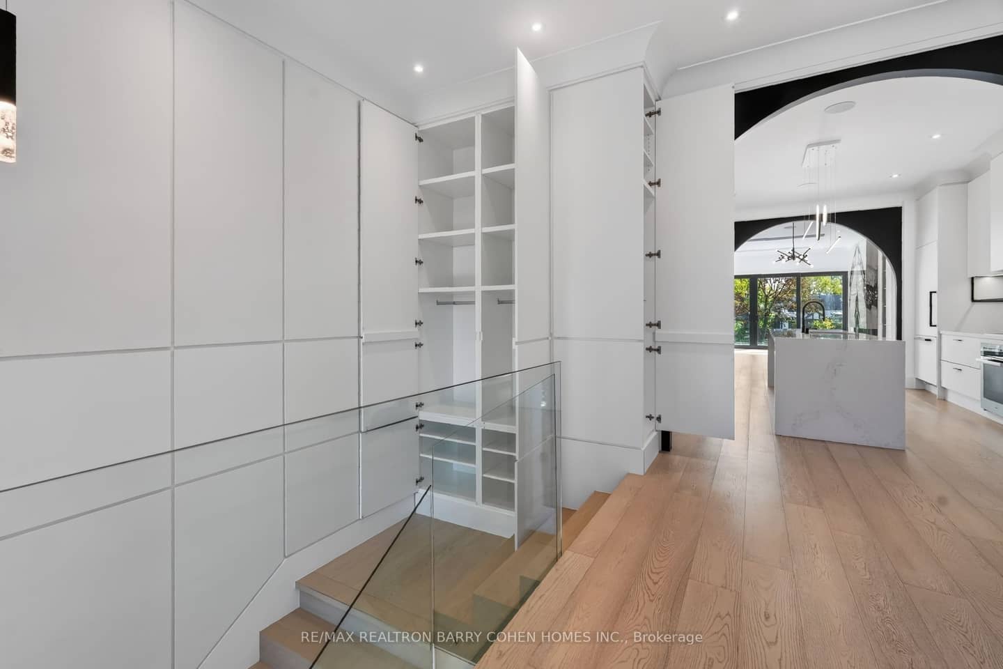 119 Glengrove Avenue W, Toronto, ON M4R 1P1