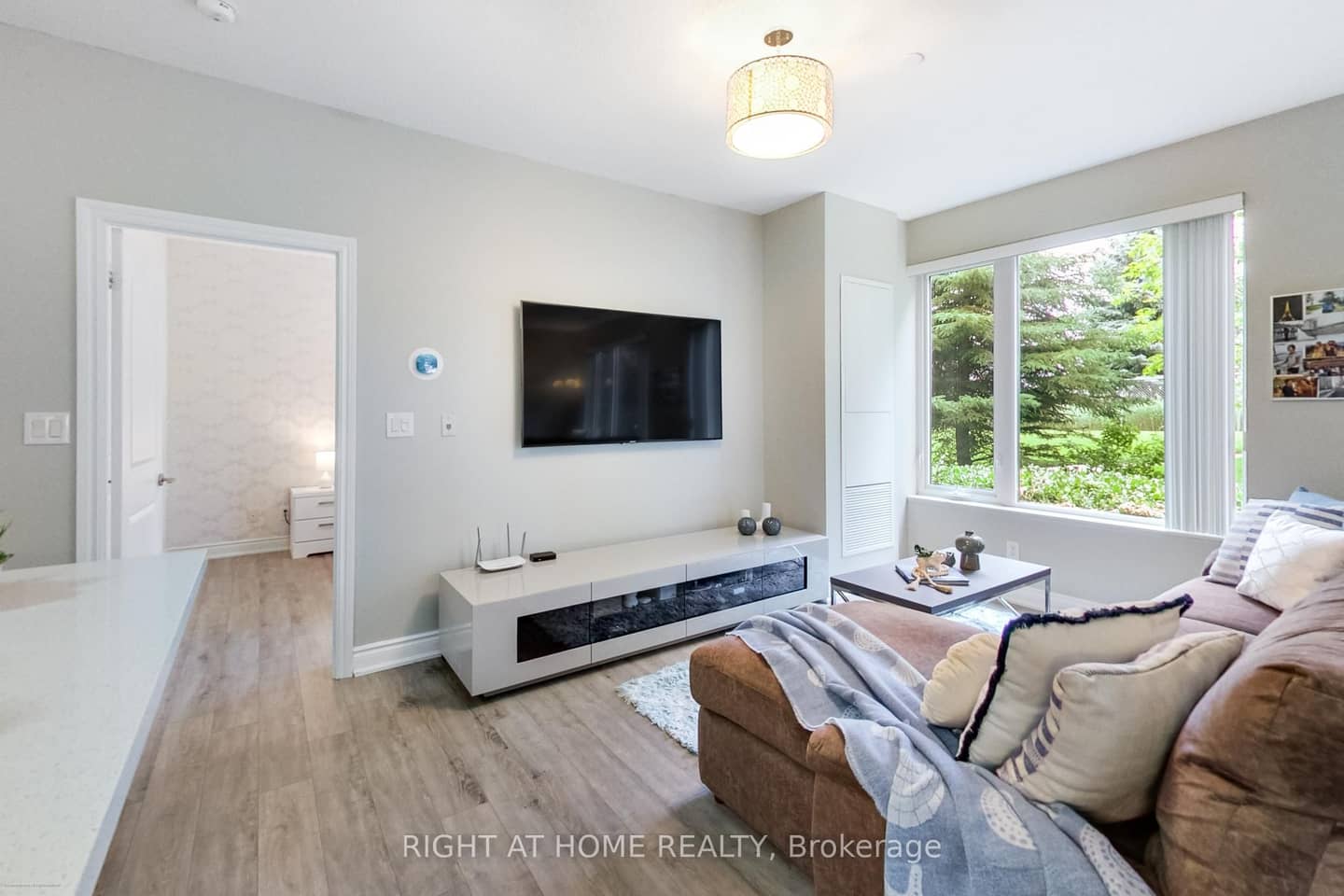 277 South Park Road 115, Markham, ON L3T 0B7