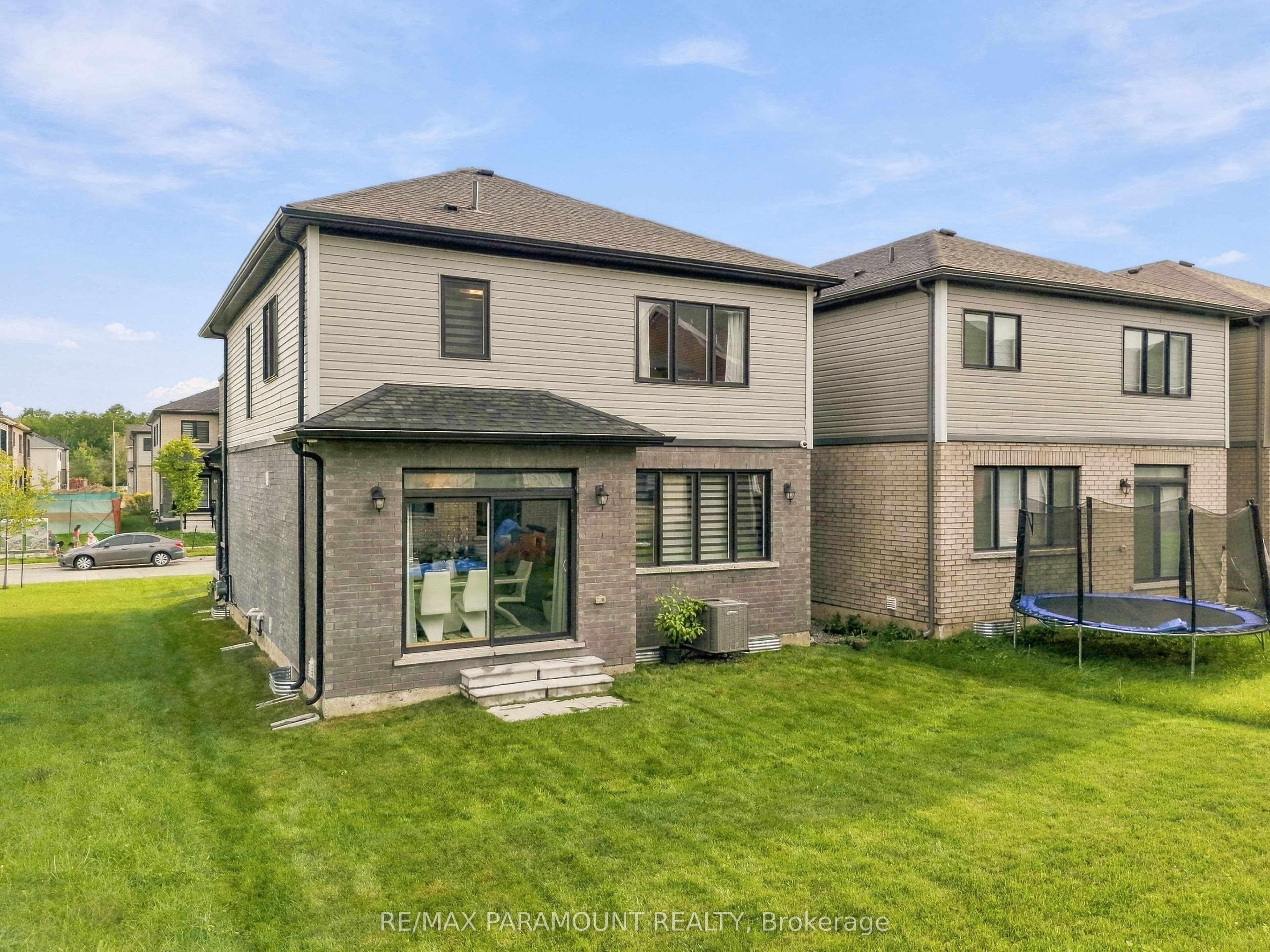 110 Sunflower Crescent, Thorold, ON L3B 0E9