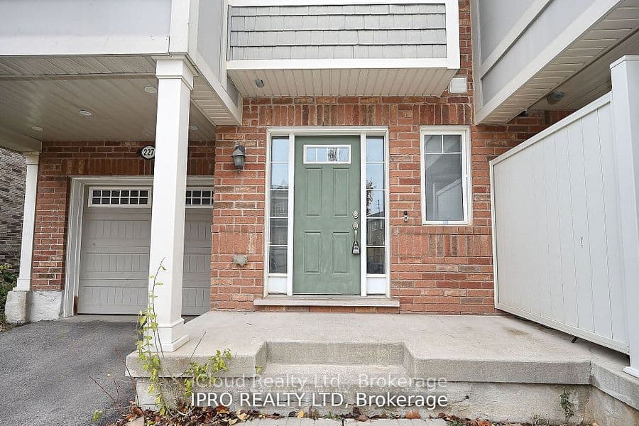 227 Slingsby Landing, Milton, ON L9T 7B6