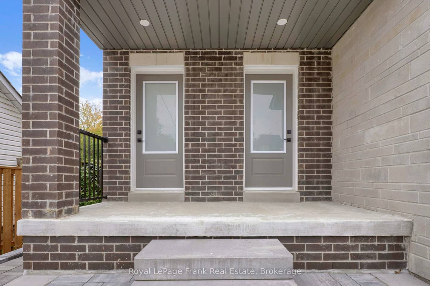 321 Anderson Avenue, Oshawa, ON L1J 2N8