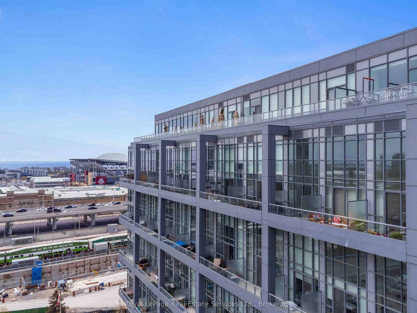 5 Hanna Avenue 729, Toronto, ON M6K 0B3
