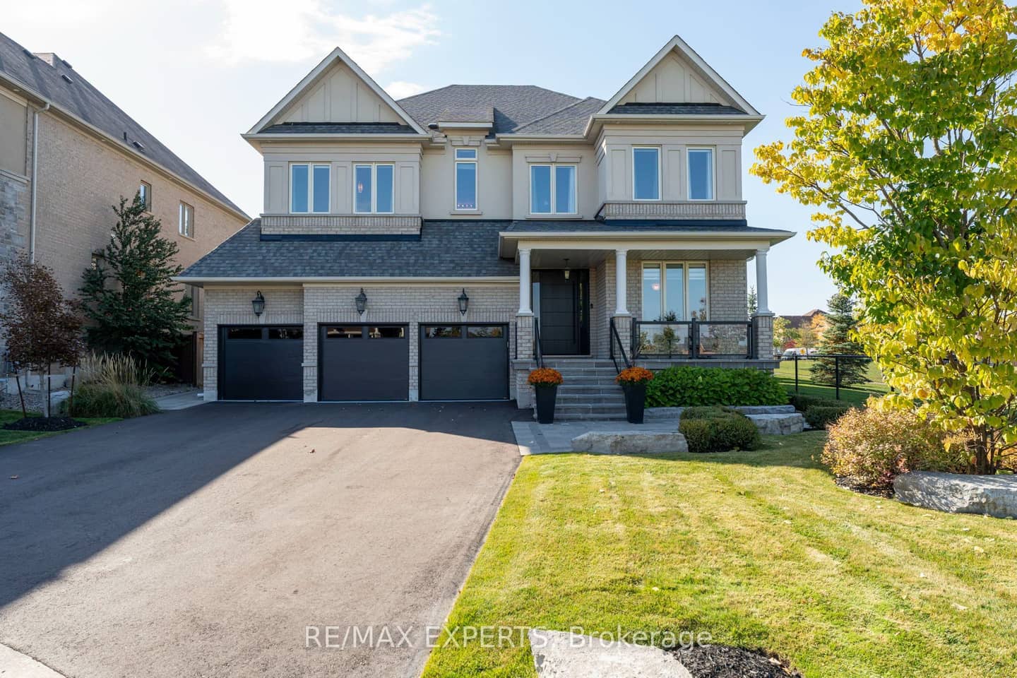 16 Thomas Noble Court, King, ON L7B 0A3