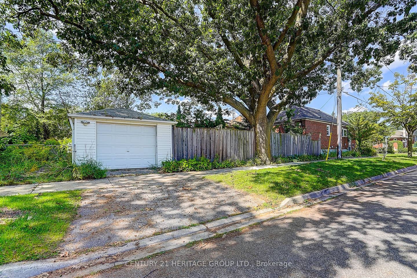 441 Rimilton Avenue, Toronto, ON M8W 2G7