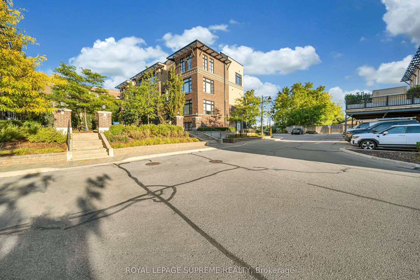 8167 Kipling Avenue 43, Vaughan, ON L4L 0G4