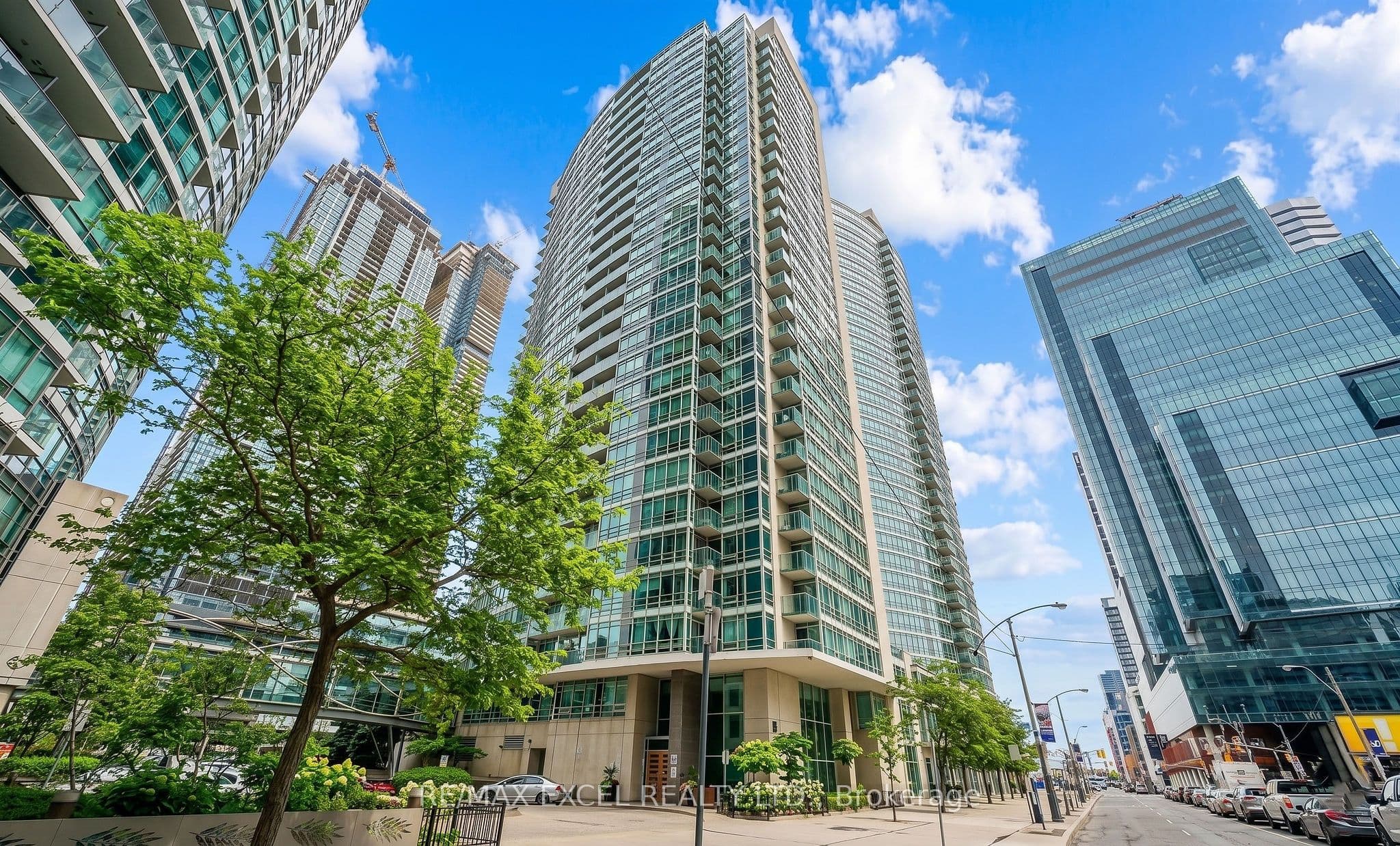 397 Front Street W 2310, Toronto, ON M5V 3S1