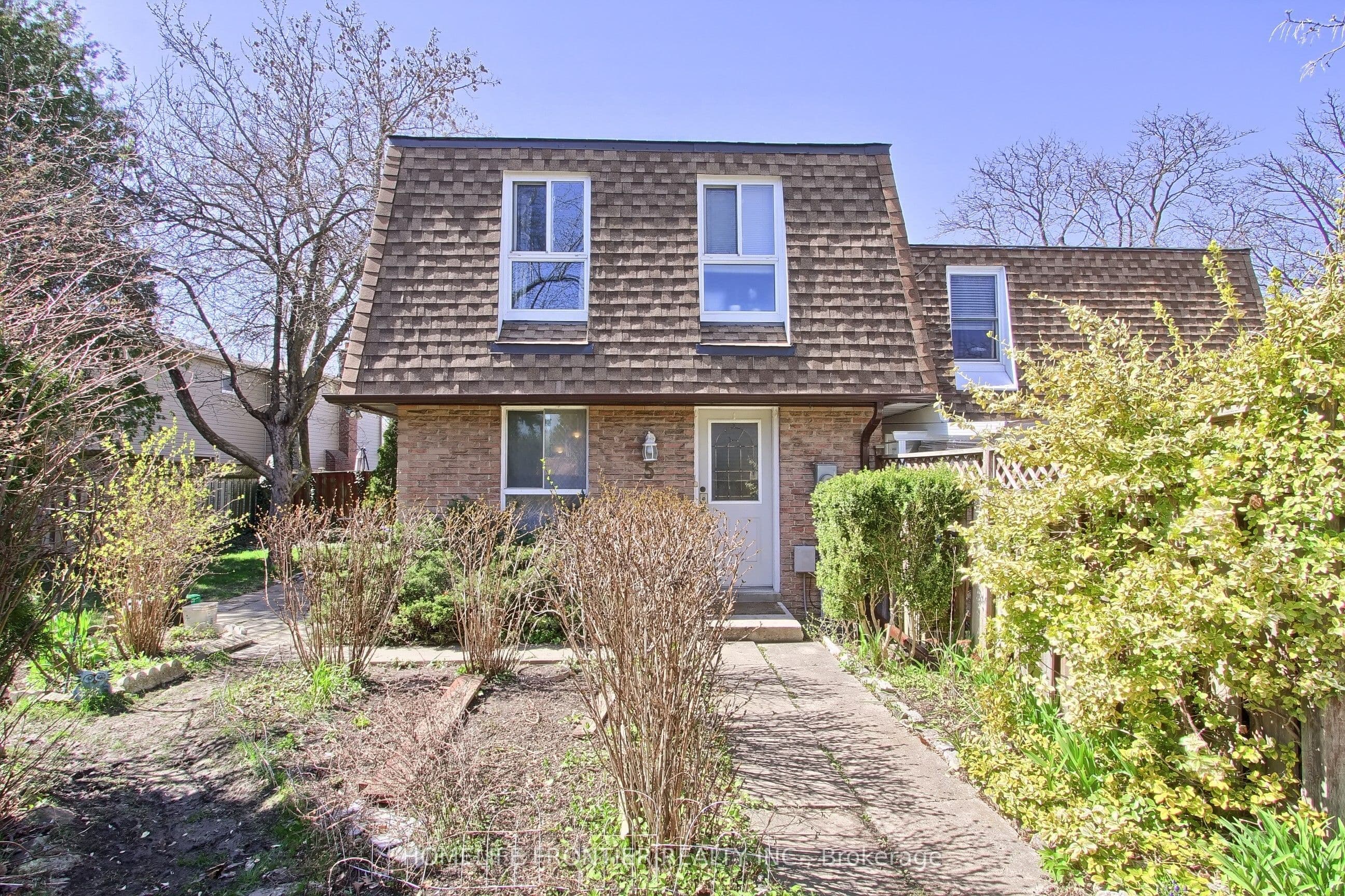 5 Penwick Crescent, Richmond Hill, ON L4C 5B3