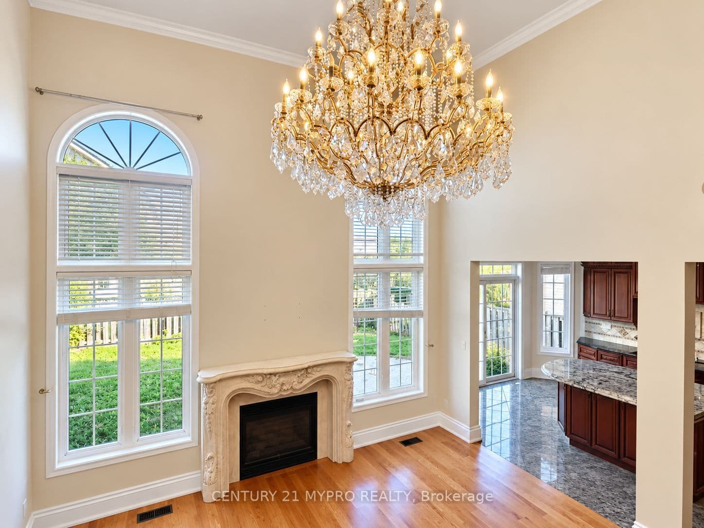 178 Stonemanor Avenue, Whitby, ON L1R 2Z1