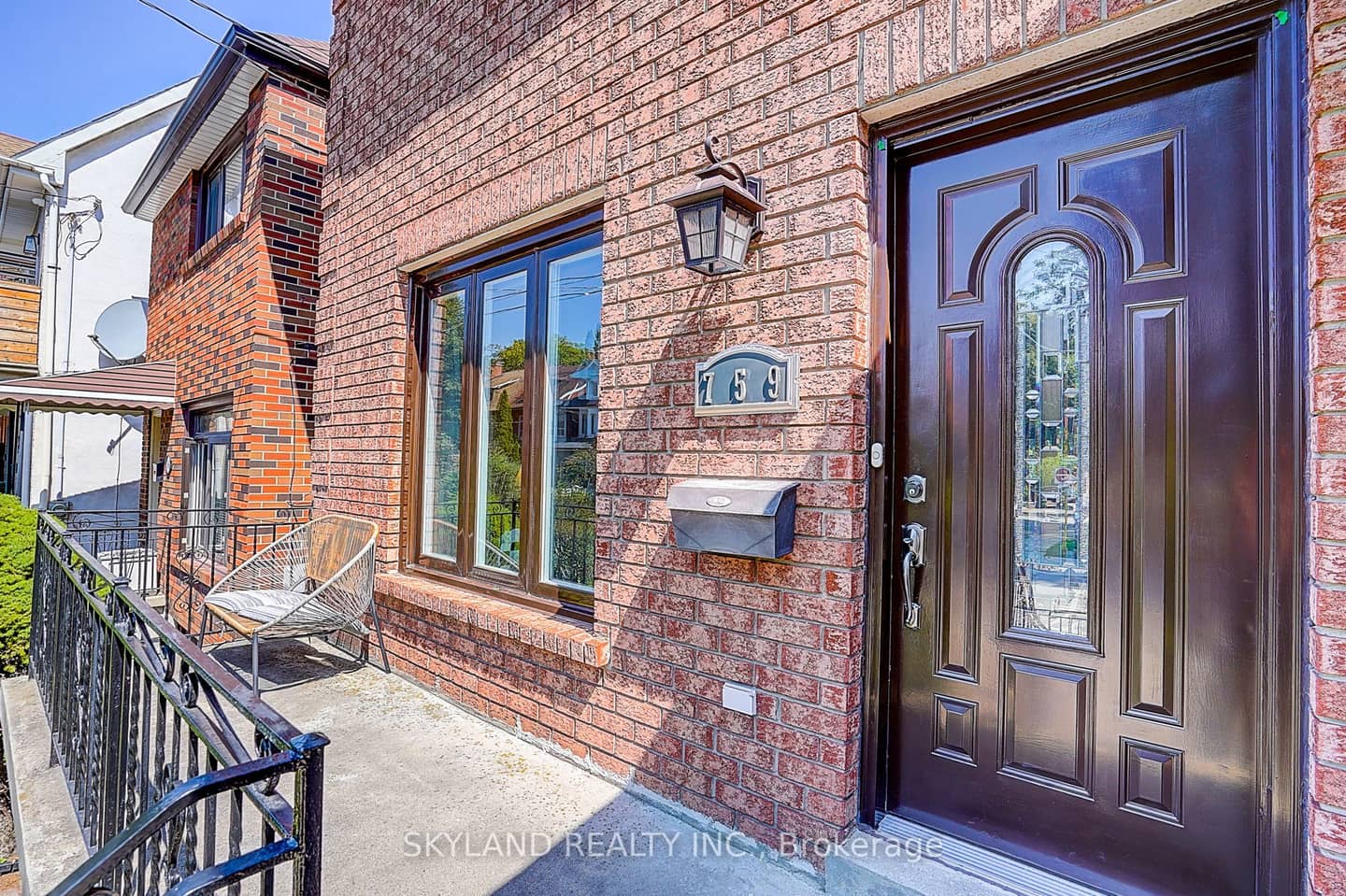 759 Shaw Street, Toronto, ON M6G 3L9
