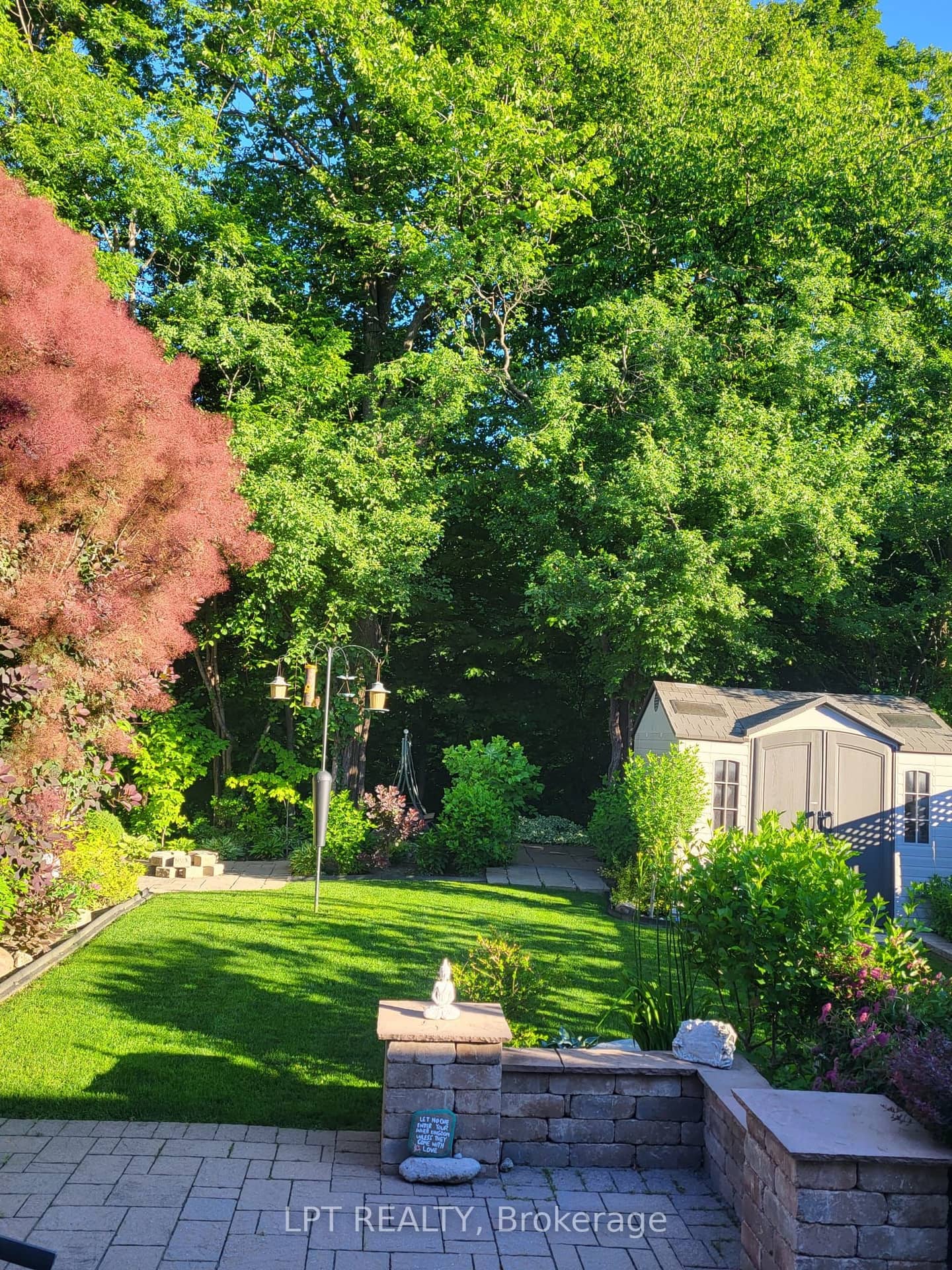 16 OAK GARDENS Court, Brampton, ON L6R 2Y6