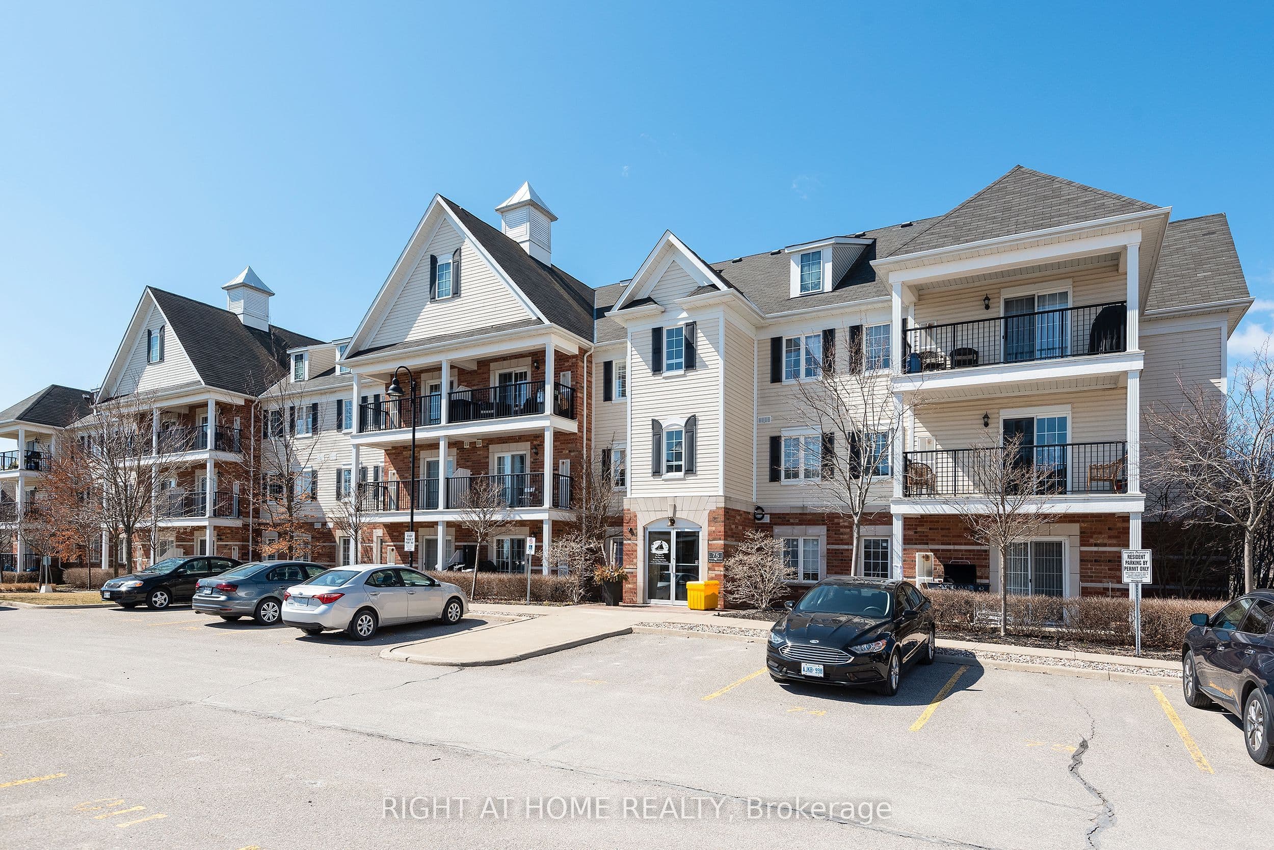 75 Shipway Avenue 308, Clarington, ON L1B 0B8