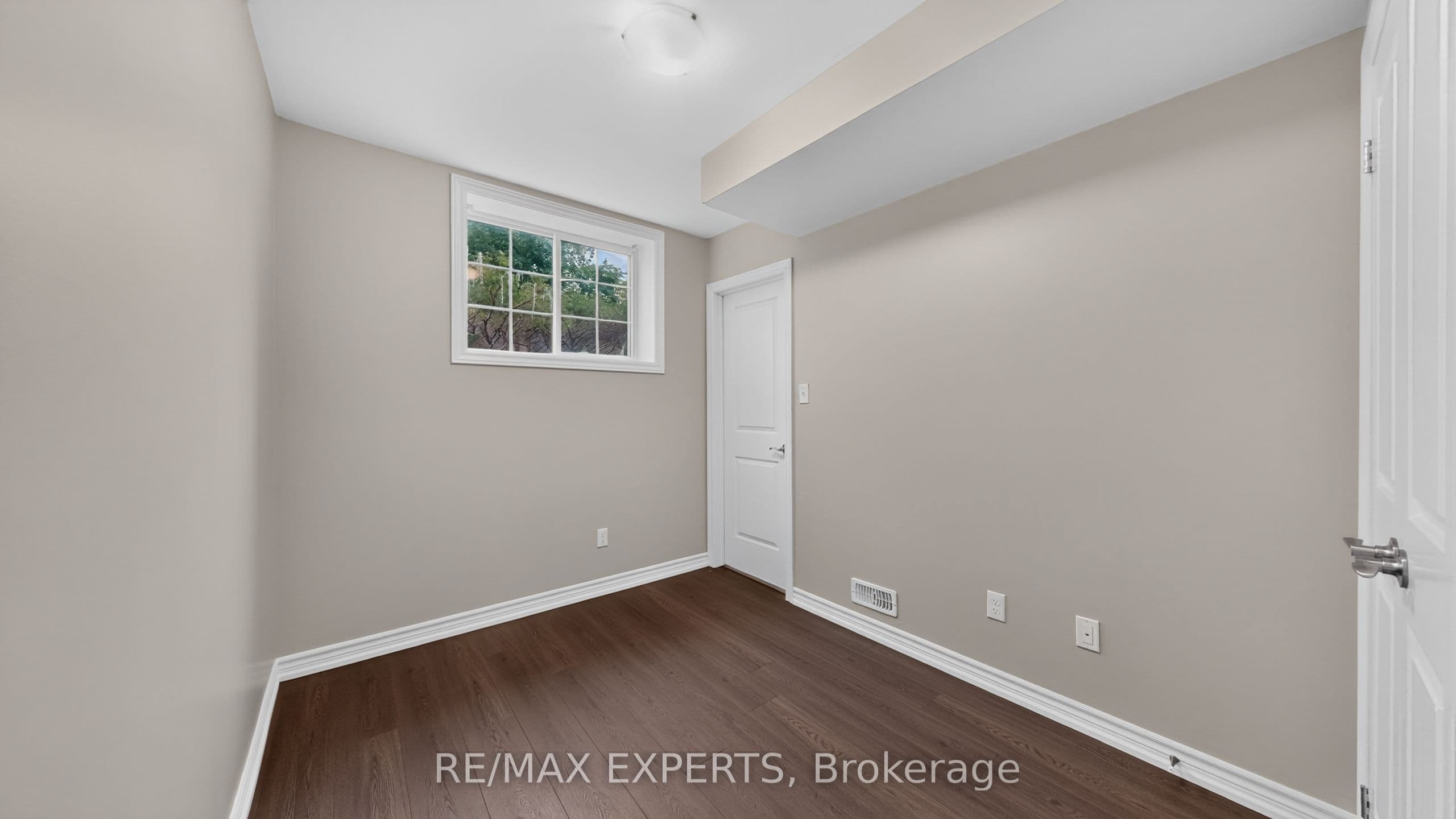 246 Penetanguishene Road 13, Barrie, ON L4M 7C2