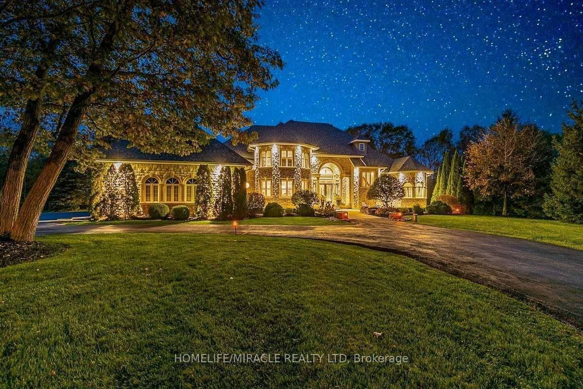 12 Deer Run, Uxbridge, ON L9P 0K9