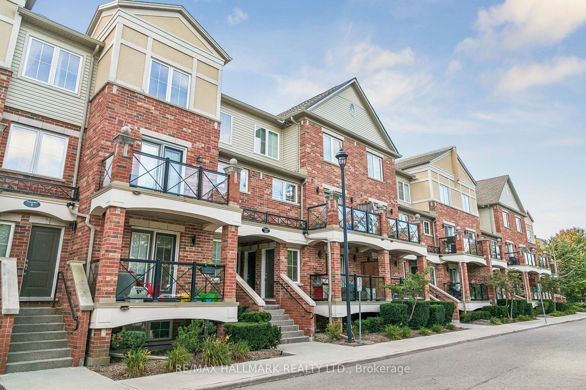 19 Hays Boulevard 5, Oakville, ON L6H 0H8
