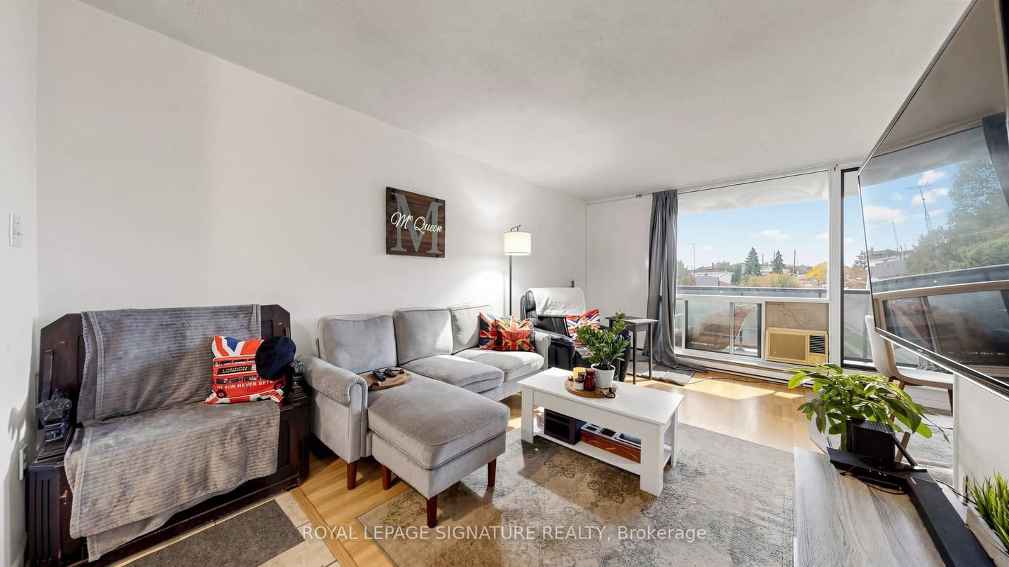 454 Centre Street S 402, Oshawa, ON L1H 4C2